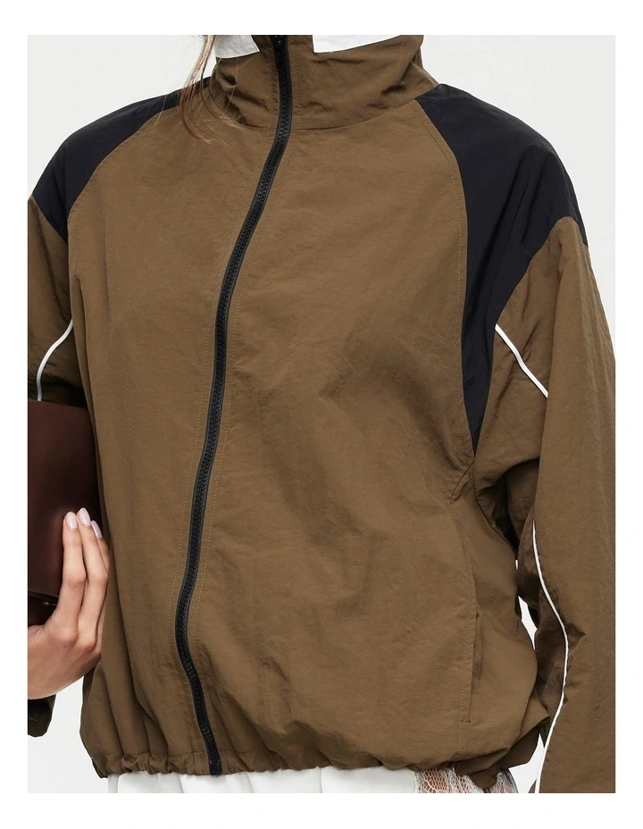Shoreline Windbreaker Jacket in Brown image 5