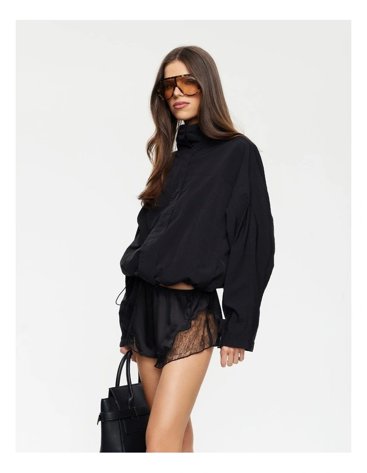 Shoreline Windbreaker in Black image 3