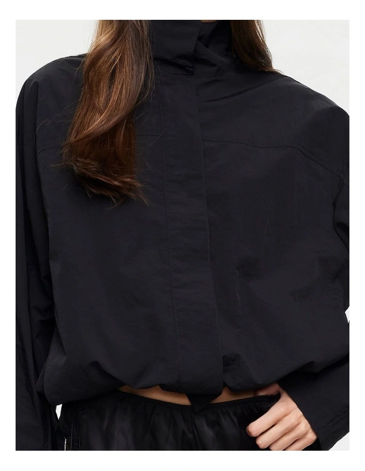 Shoreline Windbreaker in Black image 5