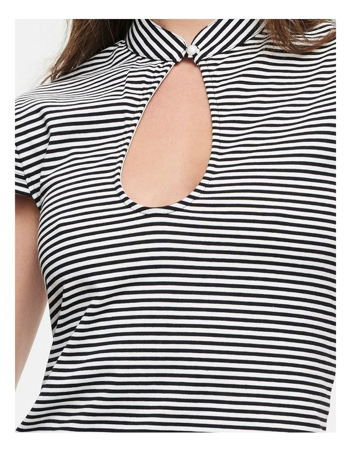 Bloom Peephole tee image 5