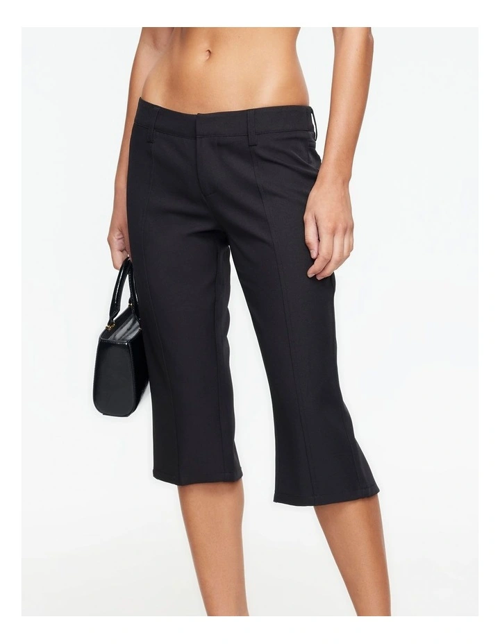 Femme Capri in Black image 5