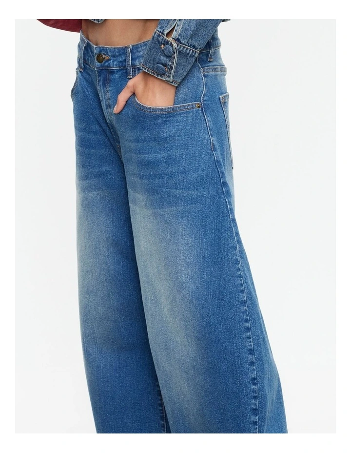 Horseshoe Cropped Jean in Indigo image 5