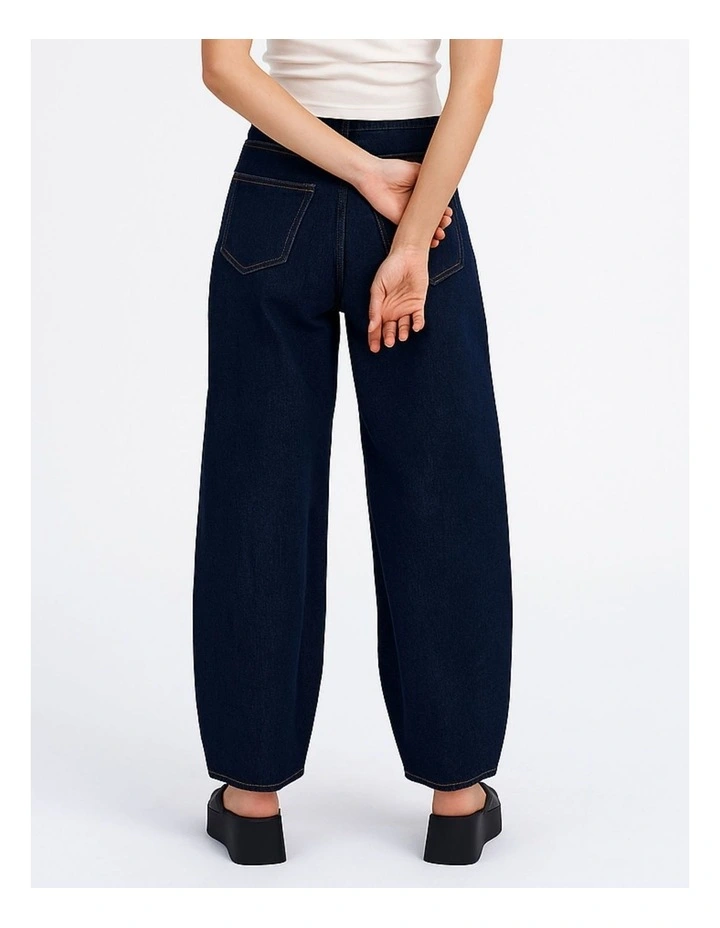 Taylor High Waisted Rinse Barrel Denim Jeans in Blue image 2