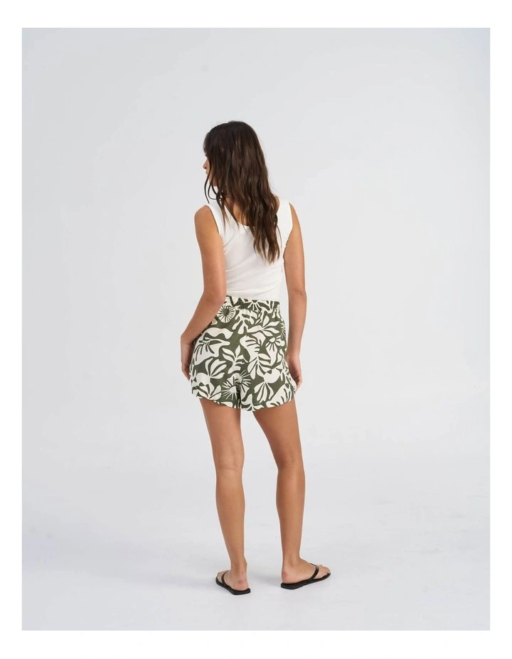 Jakiri Linen Shorts in Olive image 5