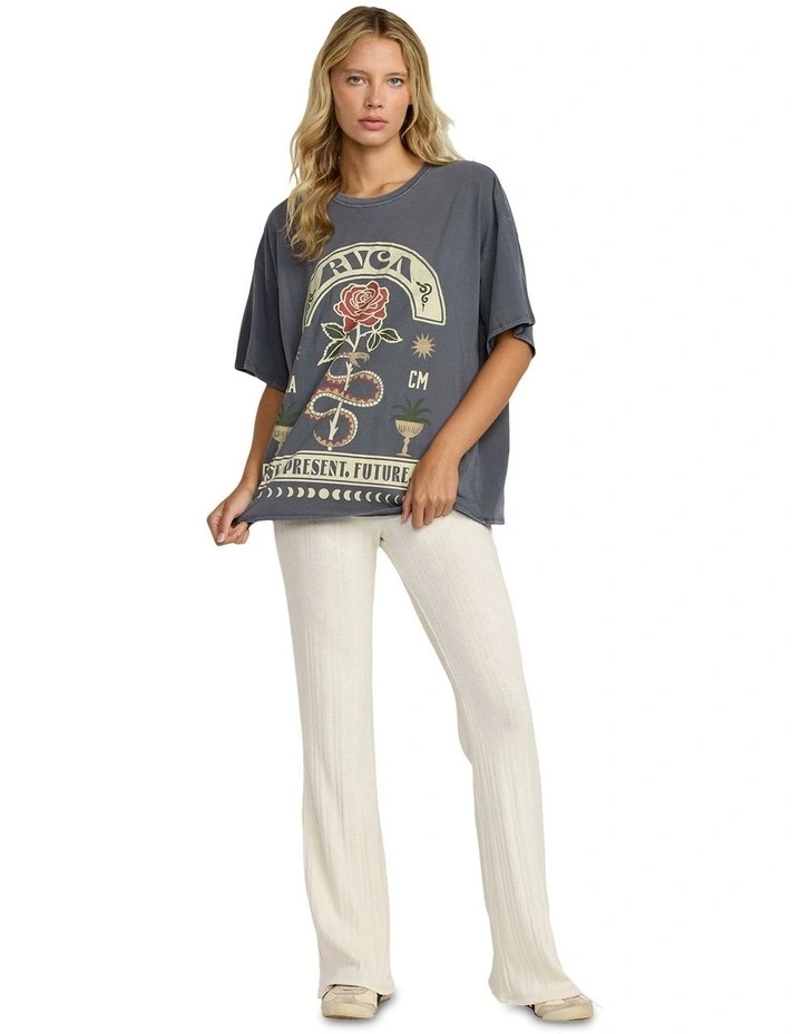 Baggie Tee in Black image 5