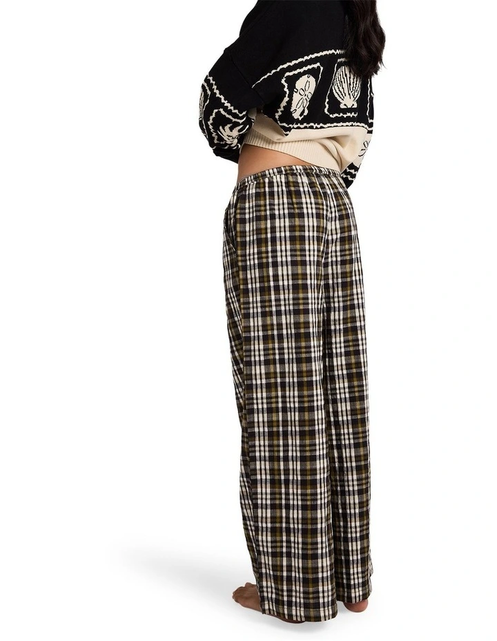 Wonders Woven Pant in Black Sands image 2