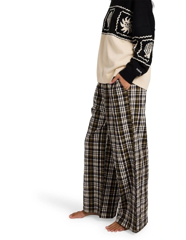 Wonders Woven Pant in Black Sands image 3
