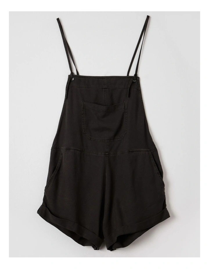 Wild Pursuit in Black image 1