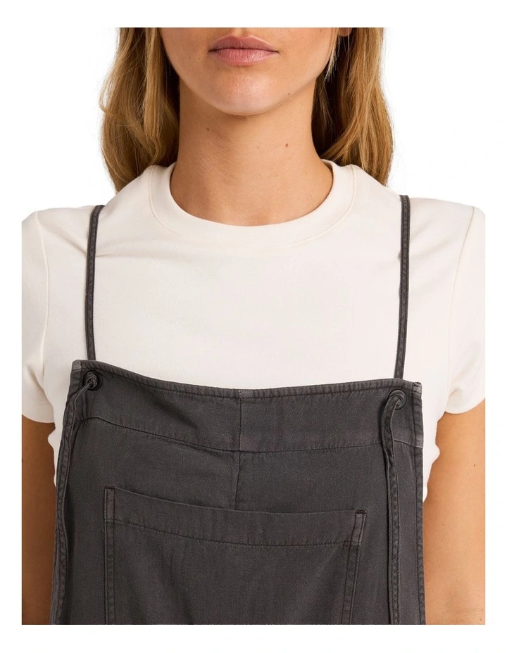 Wild Pursuit in Black image 4