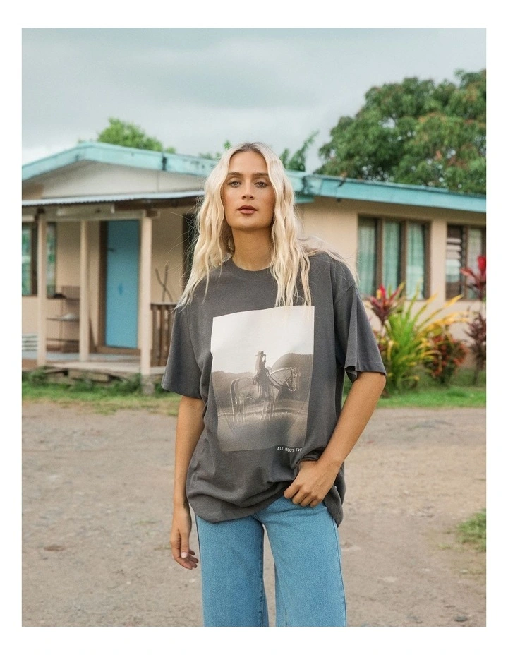 Yellowstone Relaxed Tee in Grey image 2