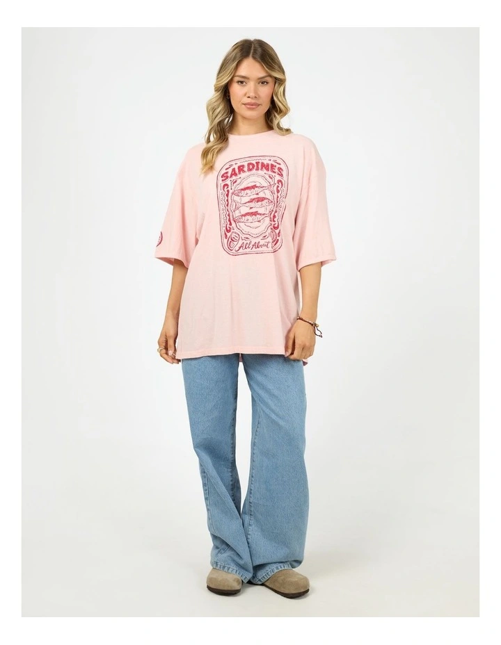 Skipper Oversized Tee image 3