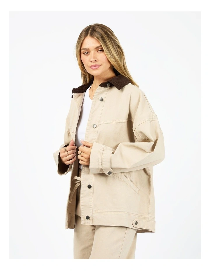 Tommy Shacket in Beige image 3