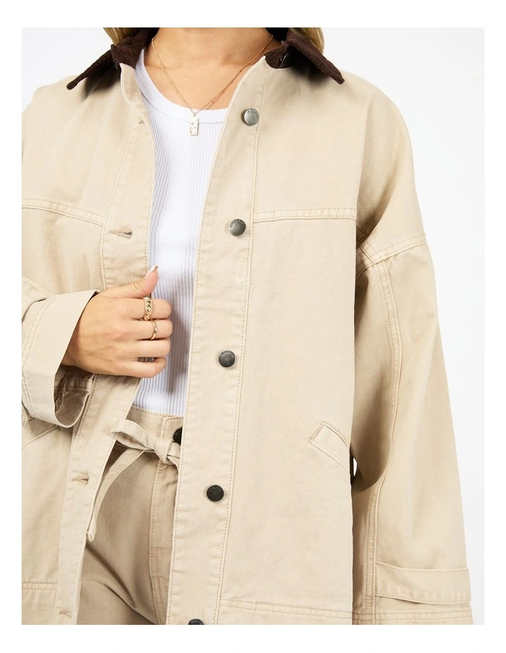 Tommy Shacket in Beige image 4