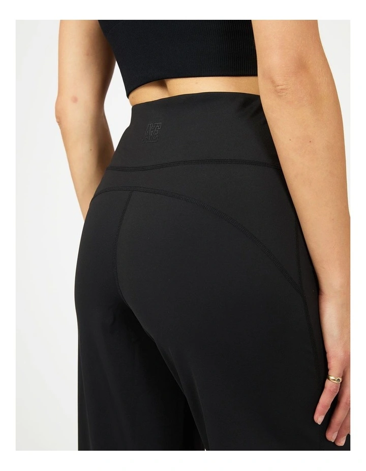 Studio Wide Leg Pant in Black image 4