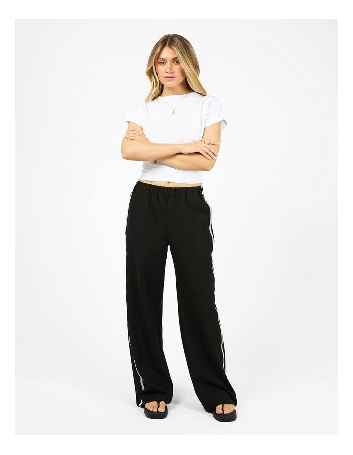 Lina Pant in Black image 5