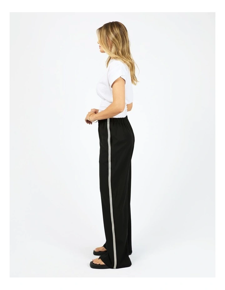 Lina Pant in Black image 6