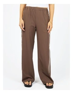 Lina Pant in Brown