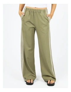 Lina Pant in Green