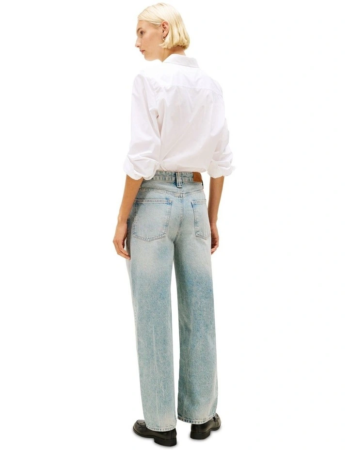 Mid Rise Relaxed Barrel Leg Jeans in Blue image 2