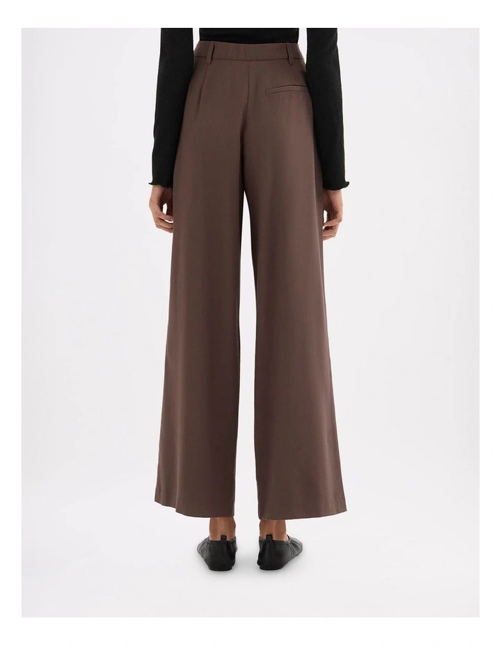 Nadia Pant image 3