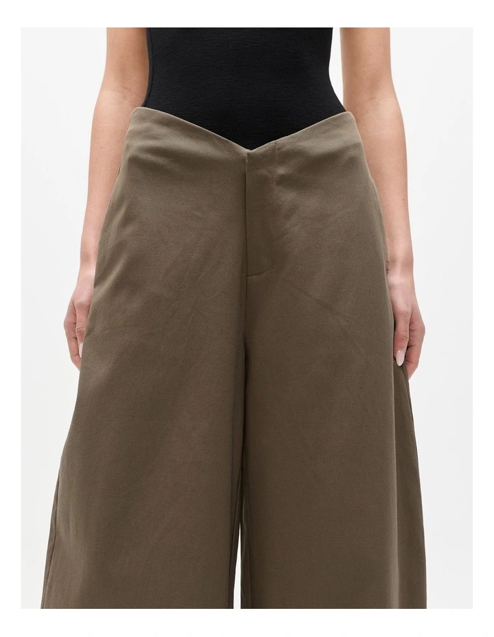 Harris Pant in Olive image 4