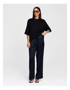 Luisa Pant in Black