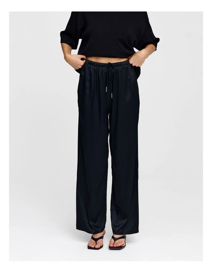 Luisa Pant in Black image 3