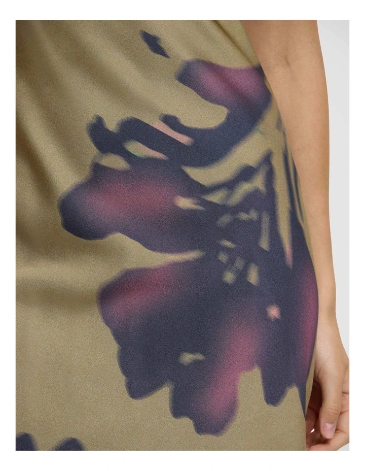 Tily Maxi Dress in Olive Stencil image 4