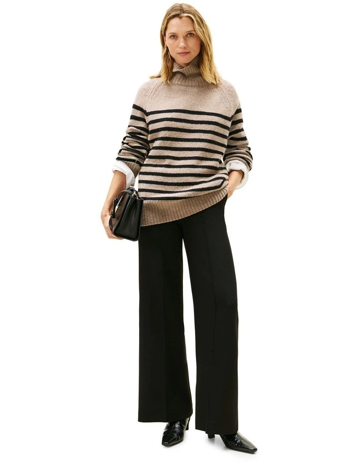 Relaxed Wide Leg Trousers in Black image 4