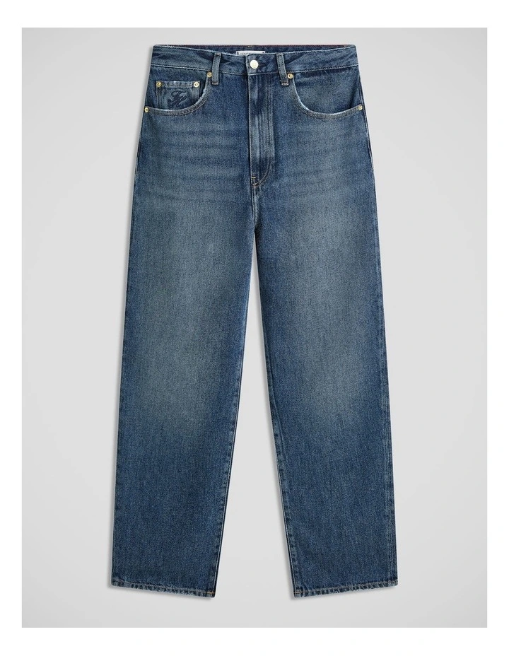 Mid Rise Barrel Leg Jeans in Blue image 5