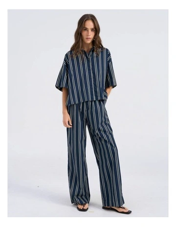 Susi Cotton Cropped Shirt in Navy