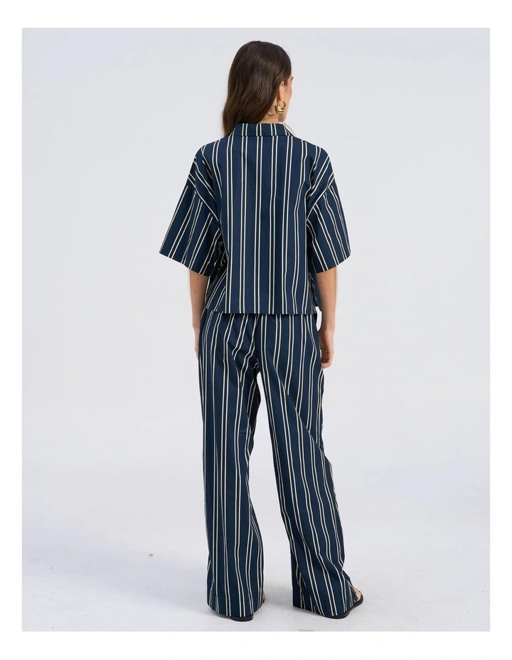 Susi Cotton Cropped Shirt in Navy image 5