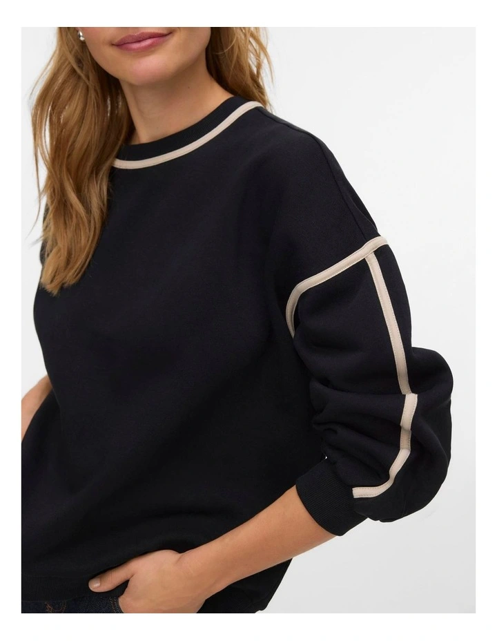 Shirley Sweatshirt in Black image 2