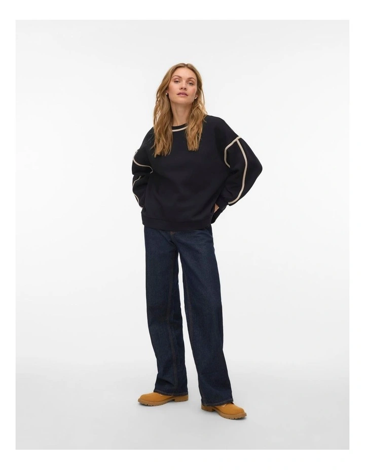 Shirley Sweatshirt in Black image 4