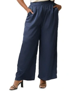Monique Pant in Navy