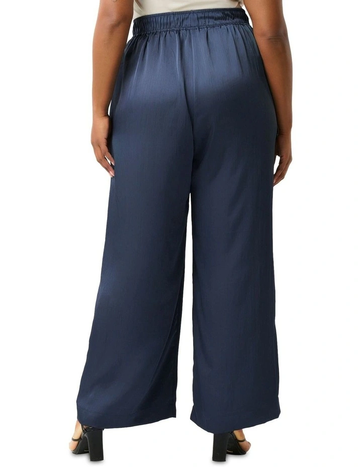 Monique Pant in Navy image 3