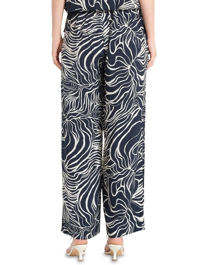 Palmera Pant in Navy image 2