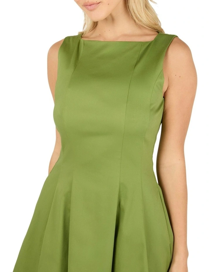 Jardin Dress in Green image 4