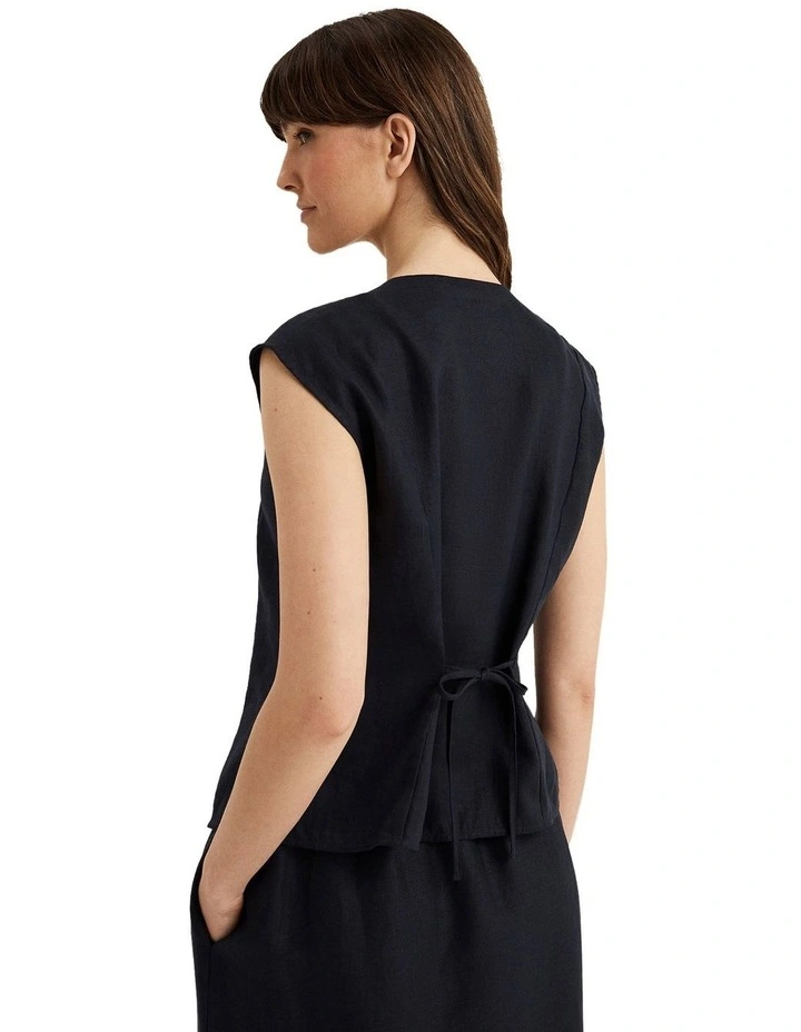 Kinship Vest in Navy image 2