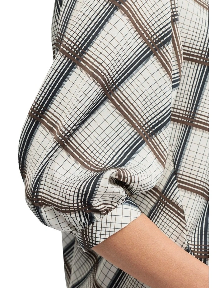 Blouse in Nuvela image 4