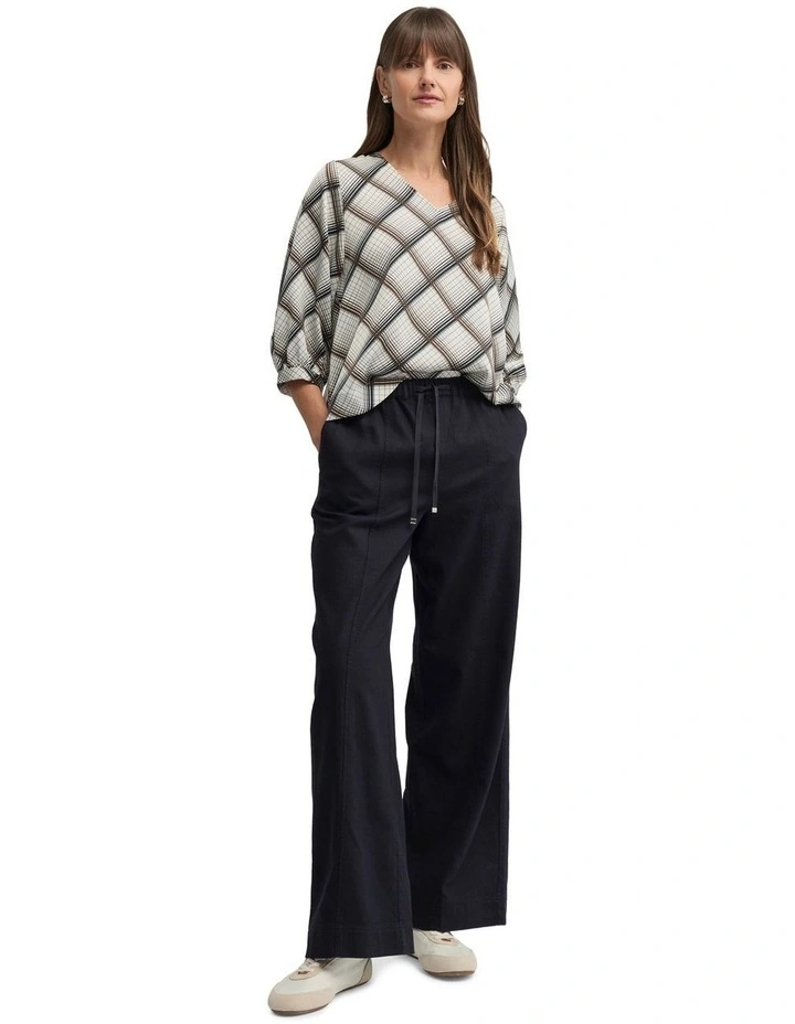 Blouse in Nuvela image 5
