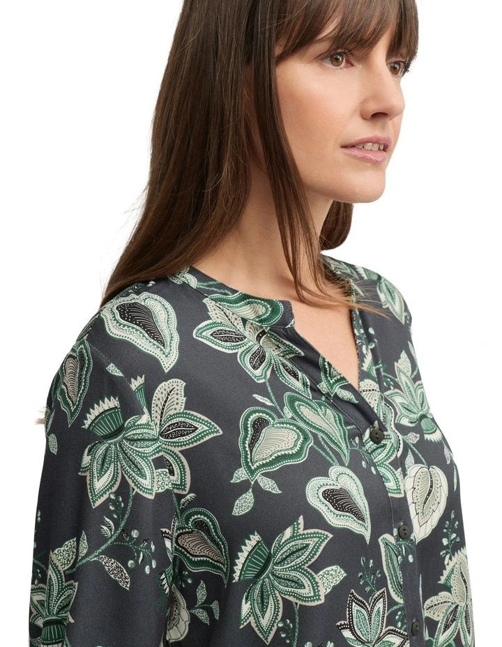 Kin Blouse in Black image 3