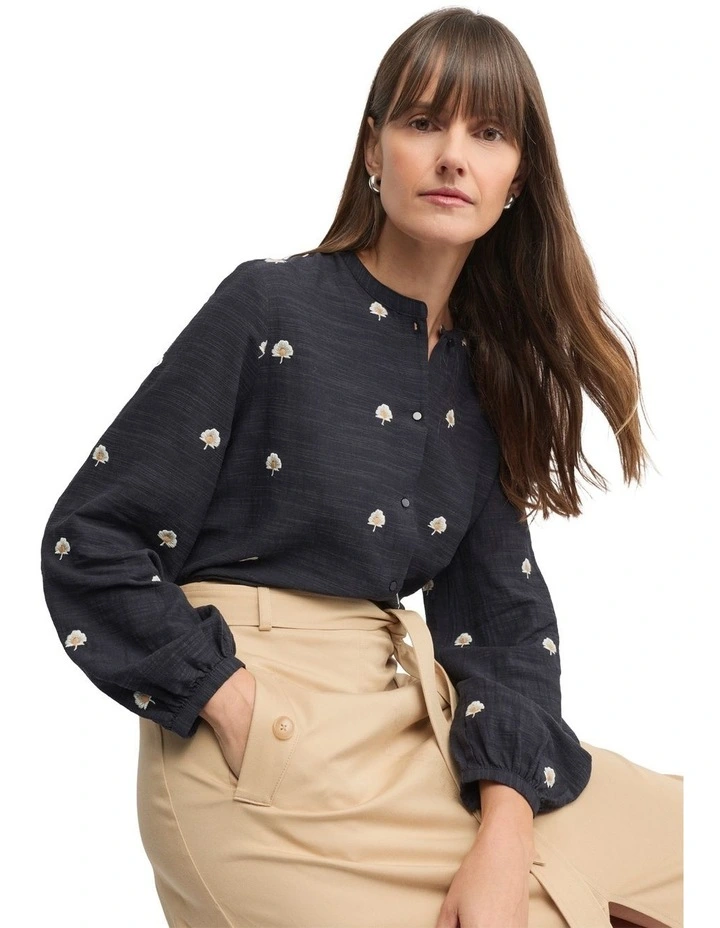 Queens Shirt in Navy image 4