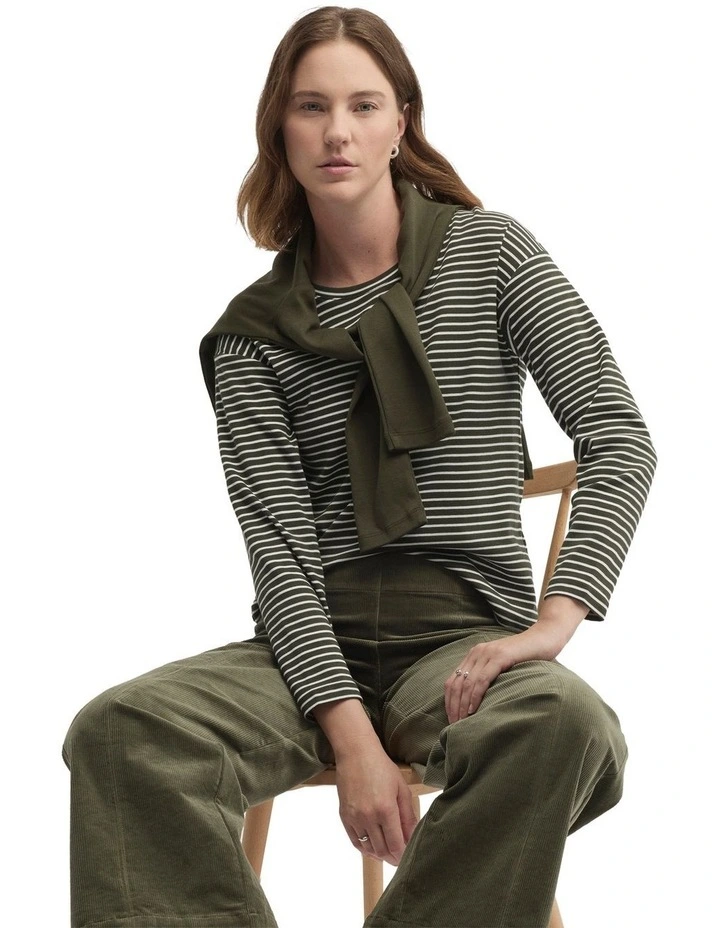 Division Seasonal Tee in Green image 5