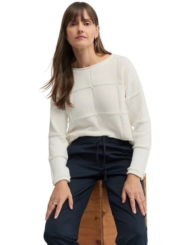 Nova Jogger in Navy image 4