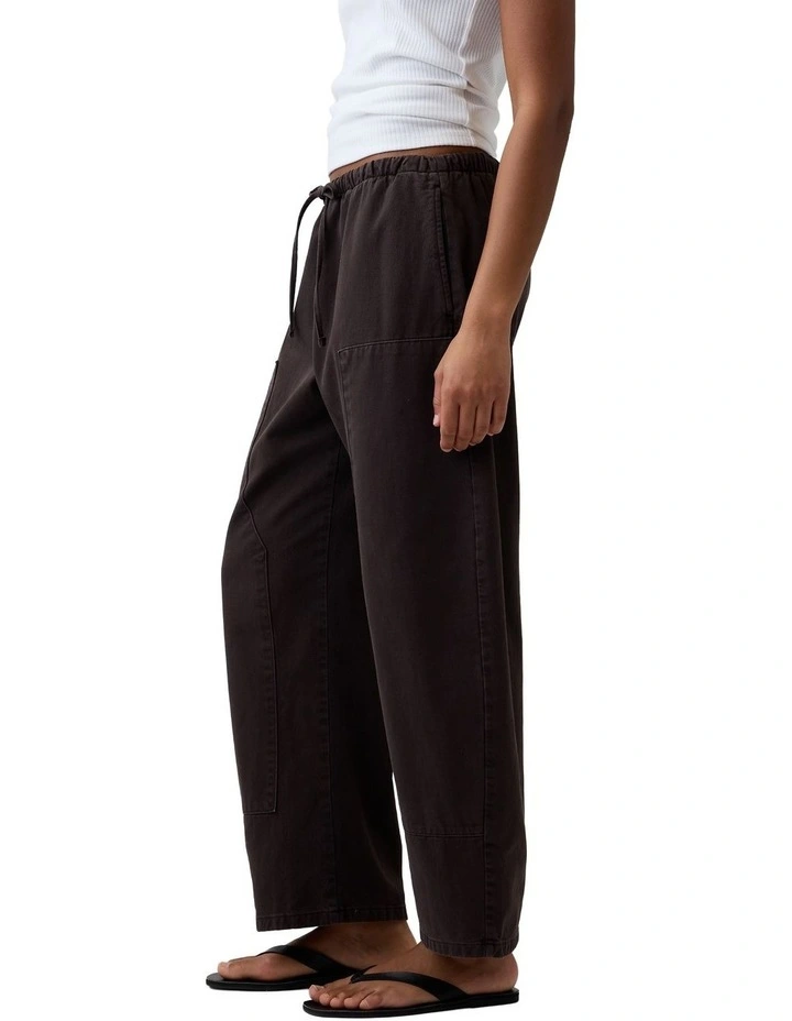 Easy Double-Knee Barrel Pants in Brown image 3