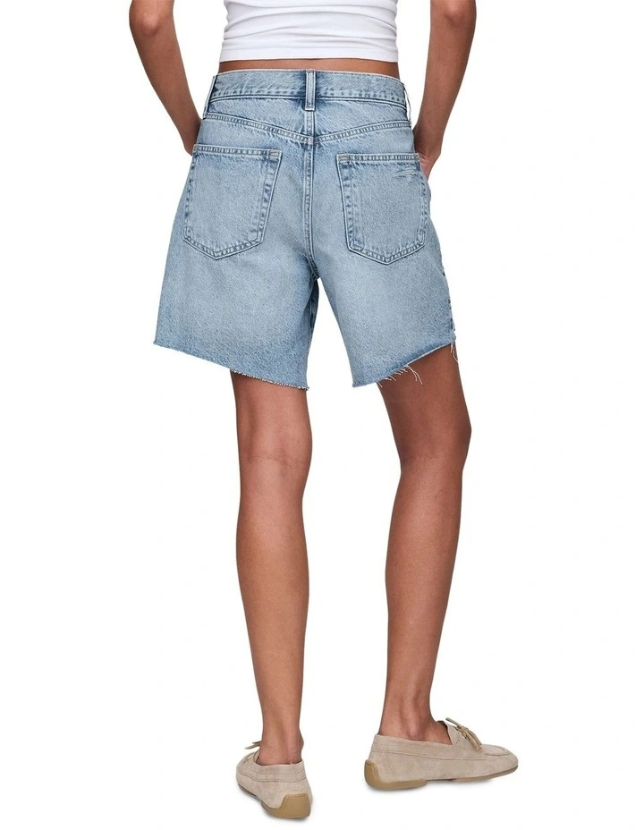 8" Mid Rise '90s Loose Denim Bermuda Shorts in Light Indigo image 2