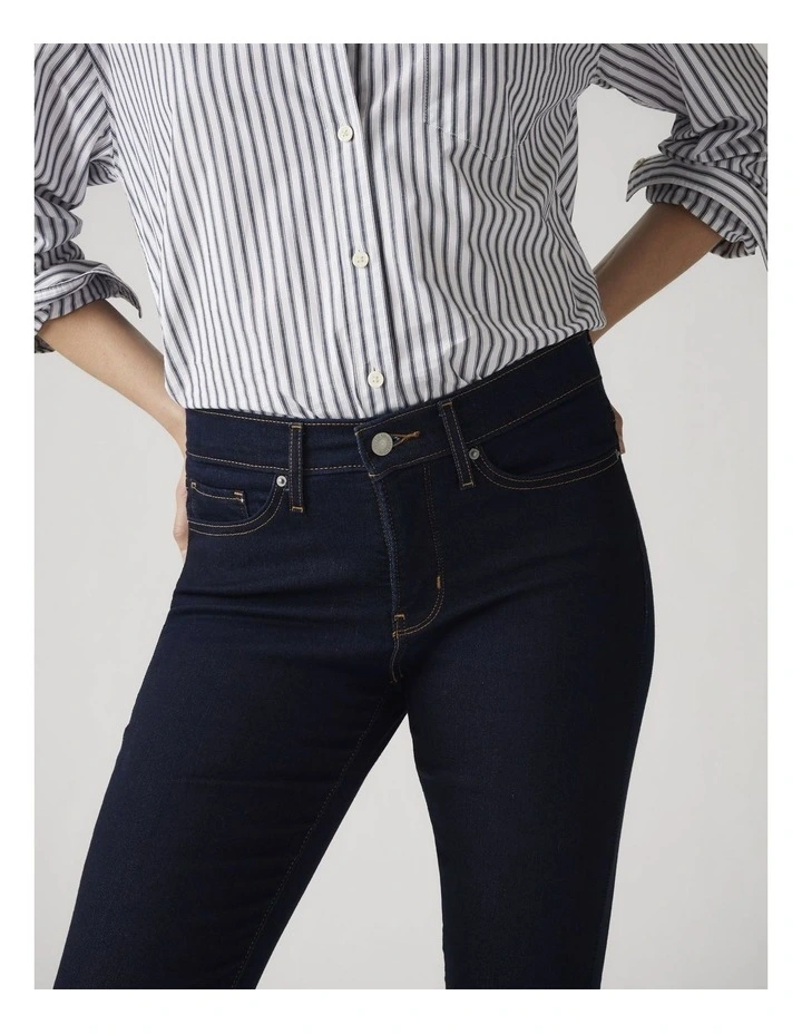 312 Shaping Slim Jeans in Darkest Sky image 5