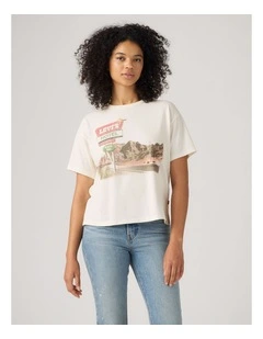 Graphic Vintage Short-Sleeve Tee in Levi's Hotel Vt Egret