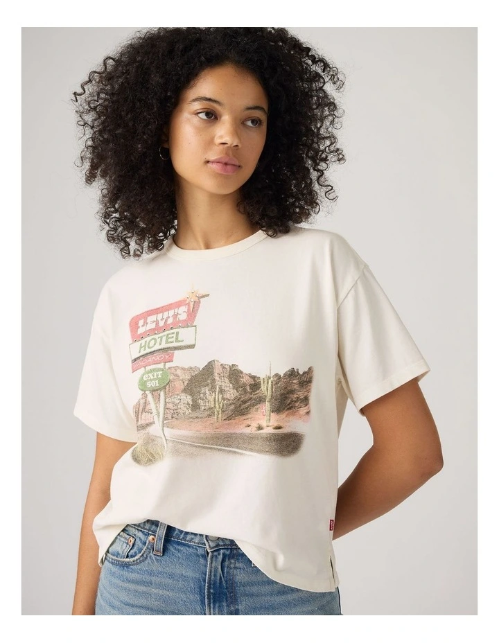 Graphic Vintage Short-Sleeve Tee in Levi's Hotel Vt Egret image 3